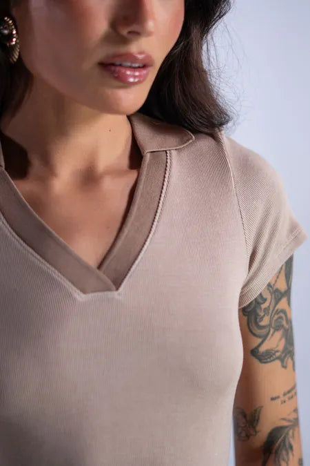 Camiseta Polo Feminina Essencial