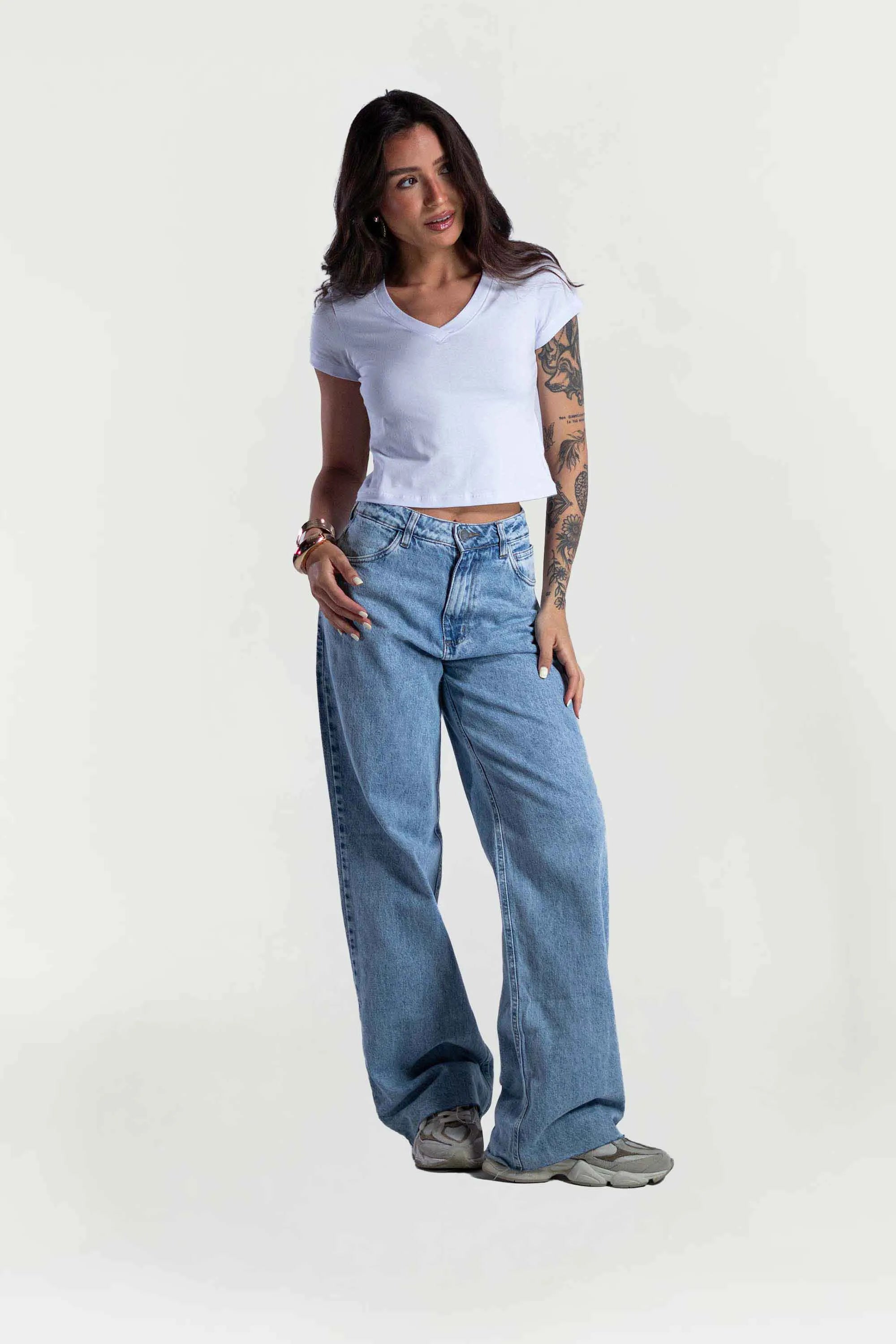 Camiseta Feminina Decote em V