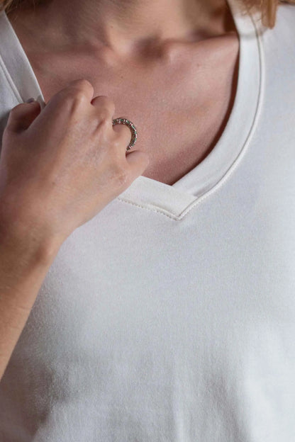 Camiseta Feminina Decote em V