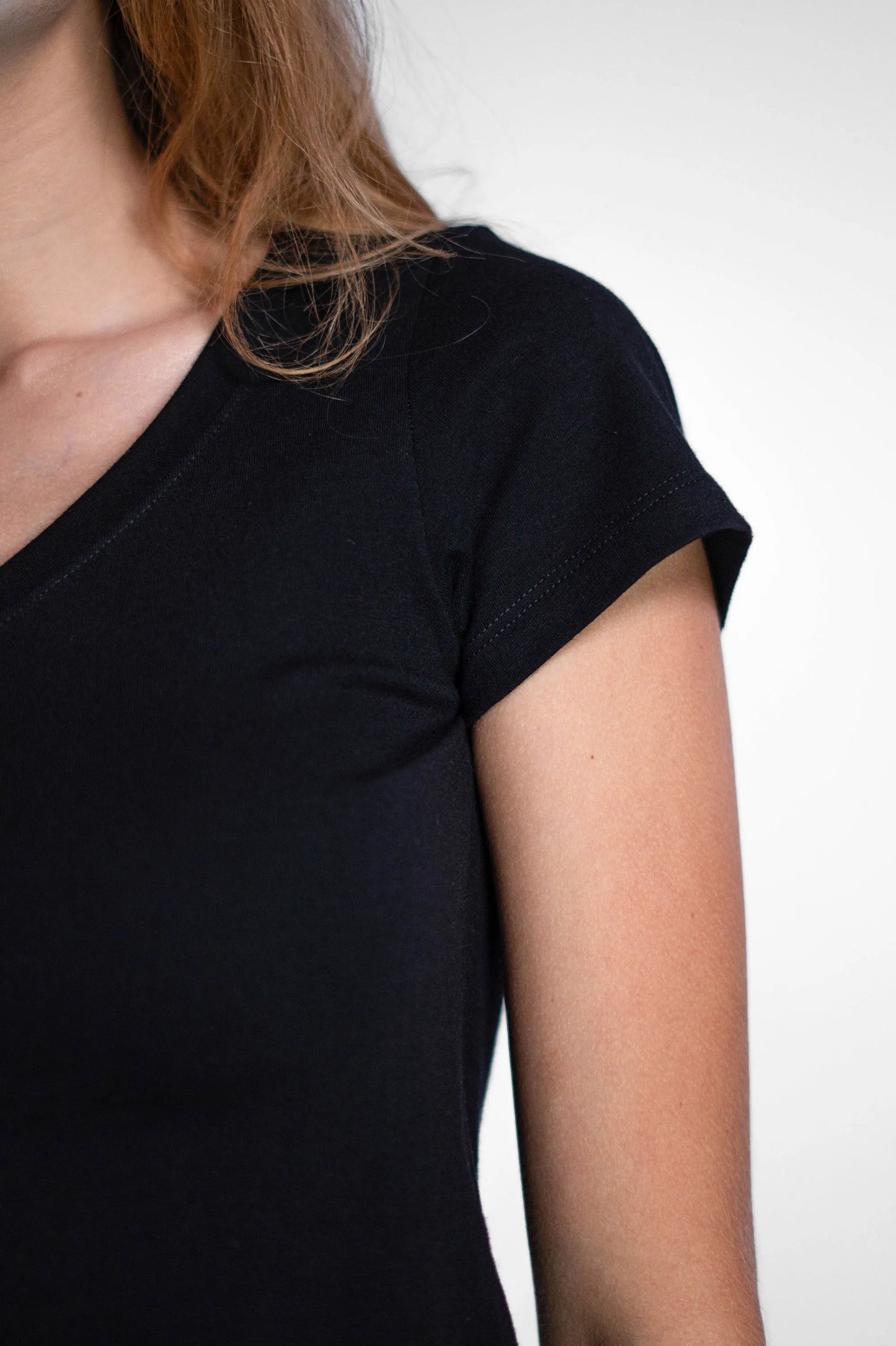 Camiseta Feminina Decote em V